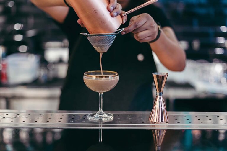 Three Things to consider when you hire a mobile bar